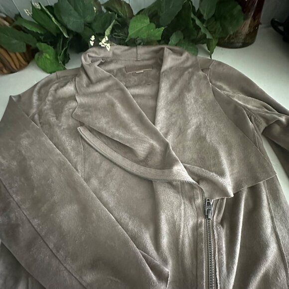 Blank NYC Asymmetrical Front Zip Suede-Like Jacket Large - Picture 6 of 11
